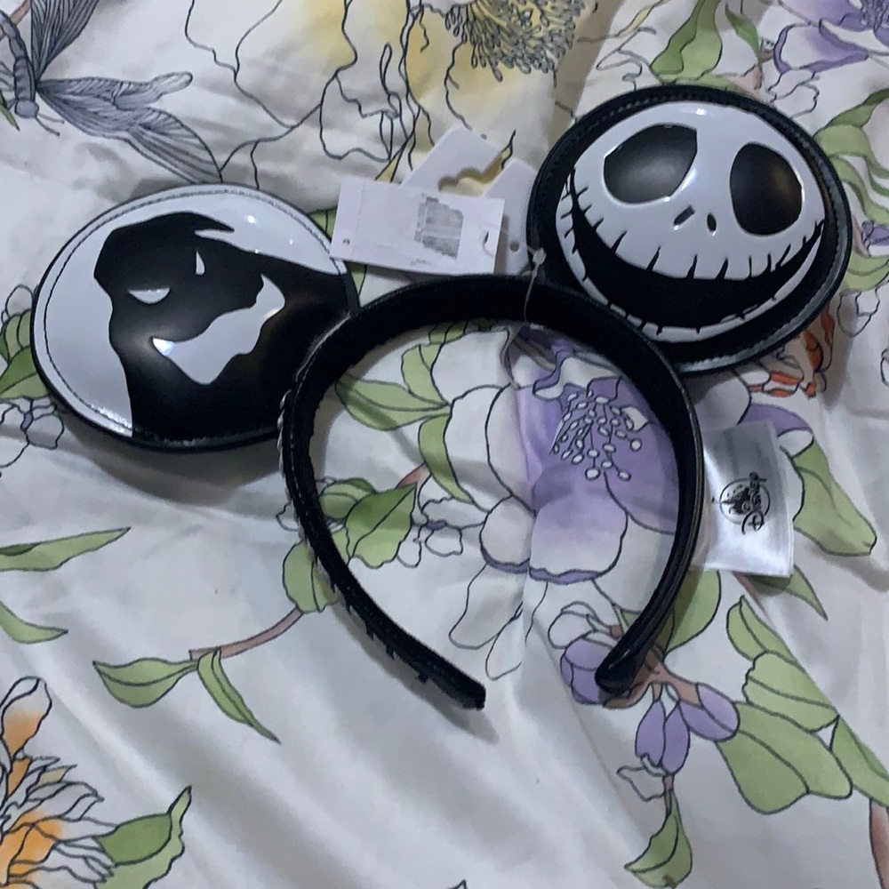 Nightmare before Christmas Mickey ears NWT black white
